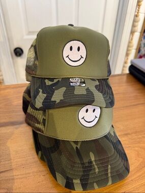NWT Camo Smiley Face Trucker Hat
